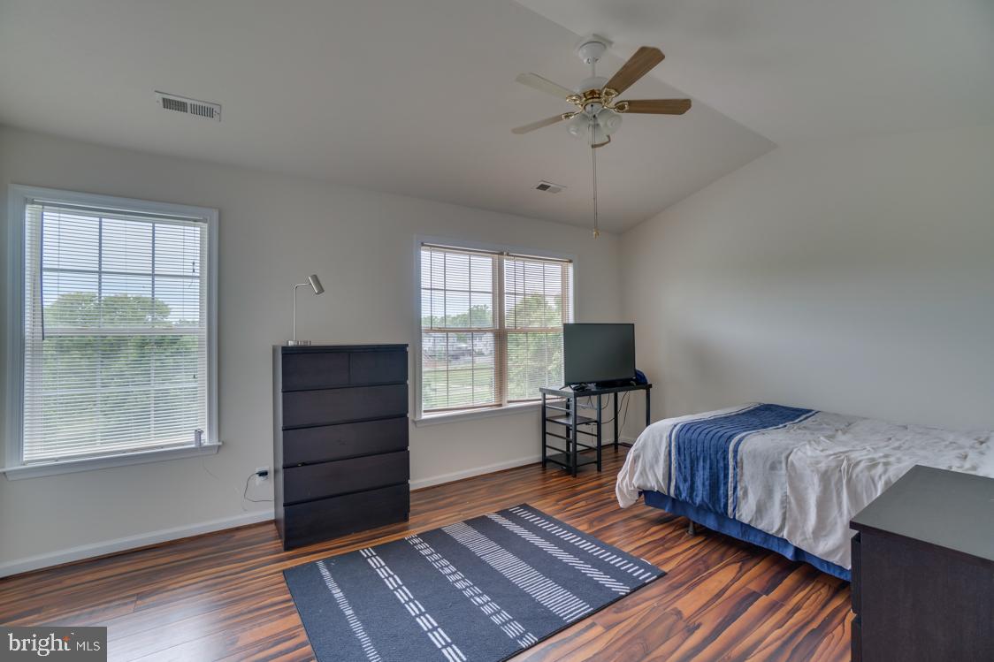 CHARLESTOWN COMMONS - Residential