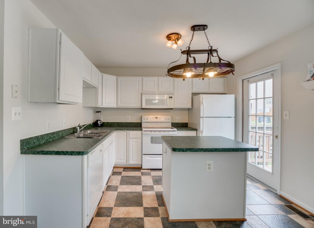 CHARLESTOWN COMMONS - Residential