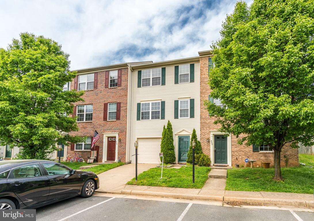 CHARLESTOWN COMMONS - Residential