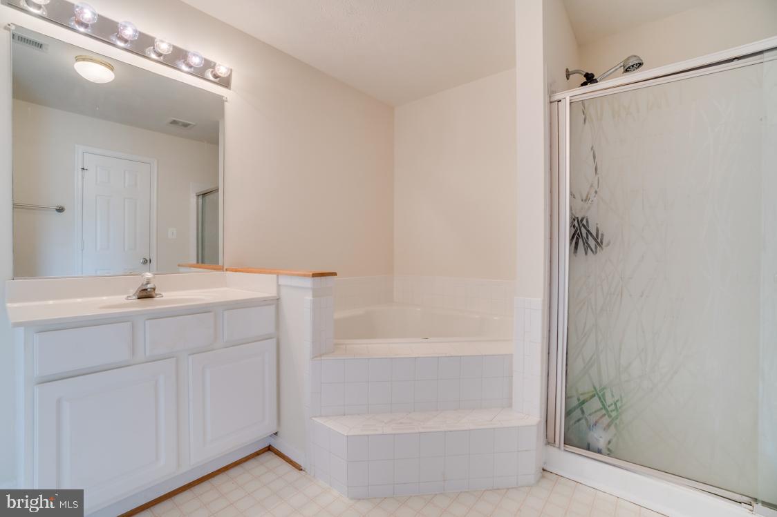 CHARLESTOWN COMMONS - Residential