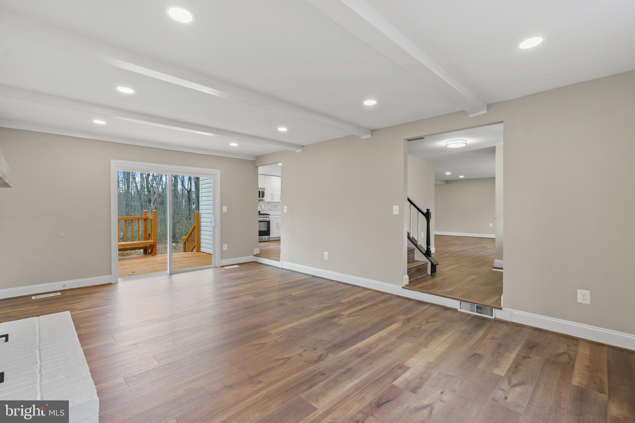 RESTON - Residential