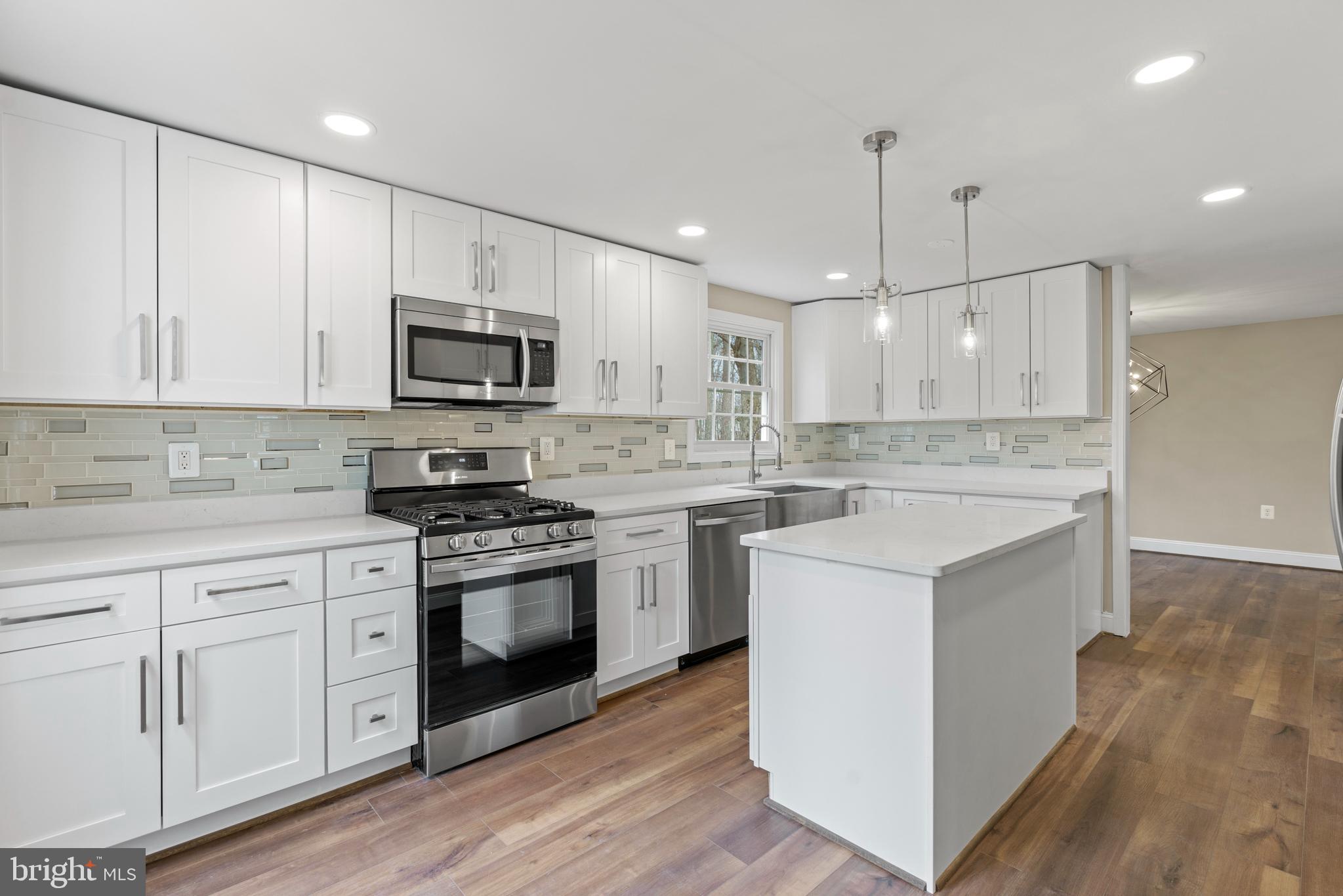 RESTON - Residential