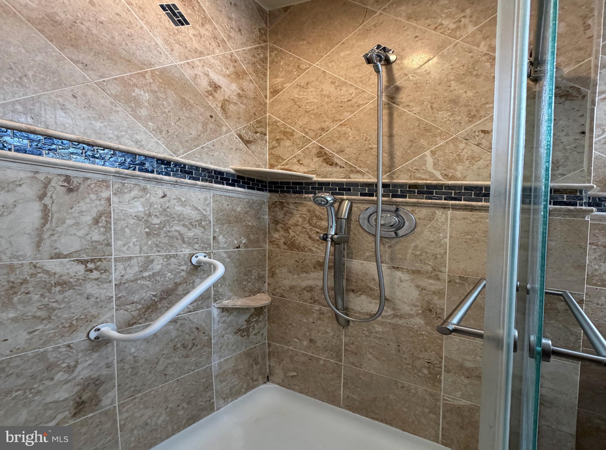 GUNNERS LAKE VILLAGE - Residential