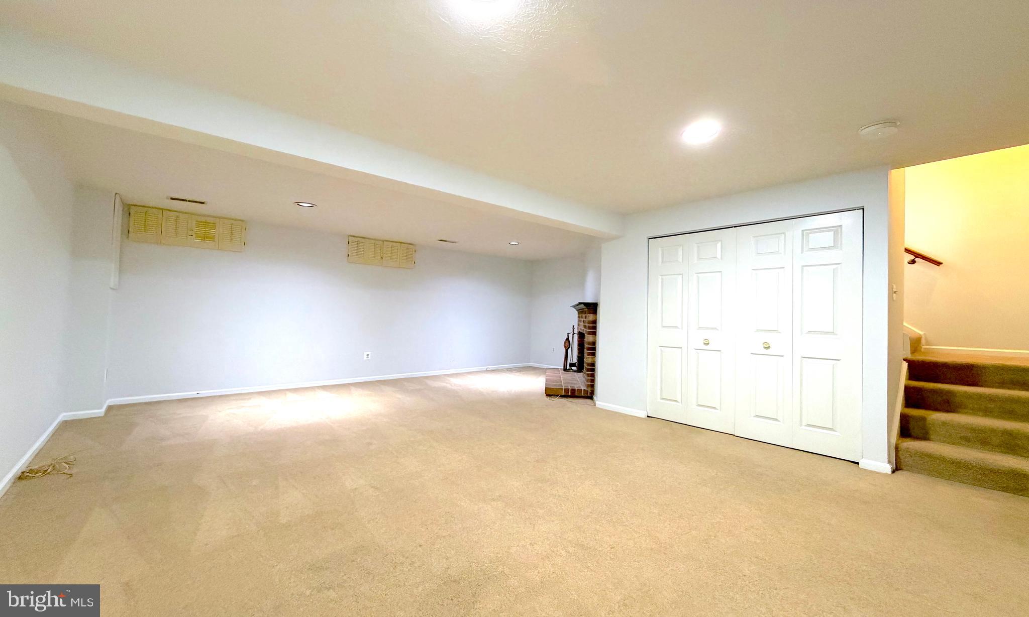 GUNNERS LAKE VILLAGE - Residential