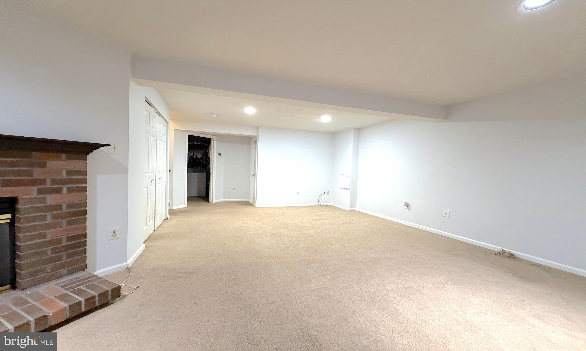 GUNNERS LAKE VILLAGE - Residential