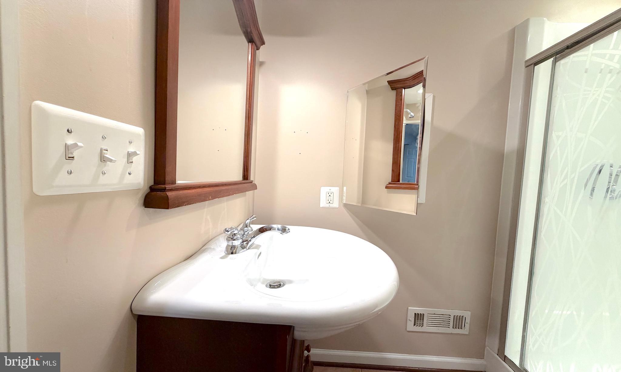 GUNNERS LAKE VILLAGE - Residential