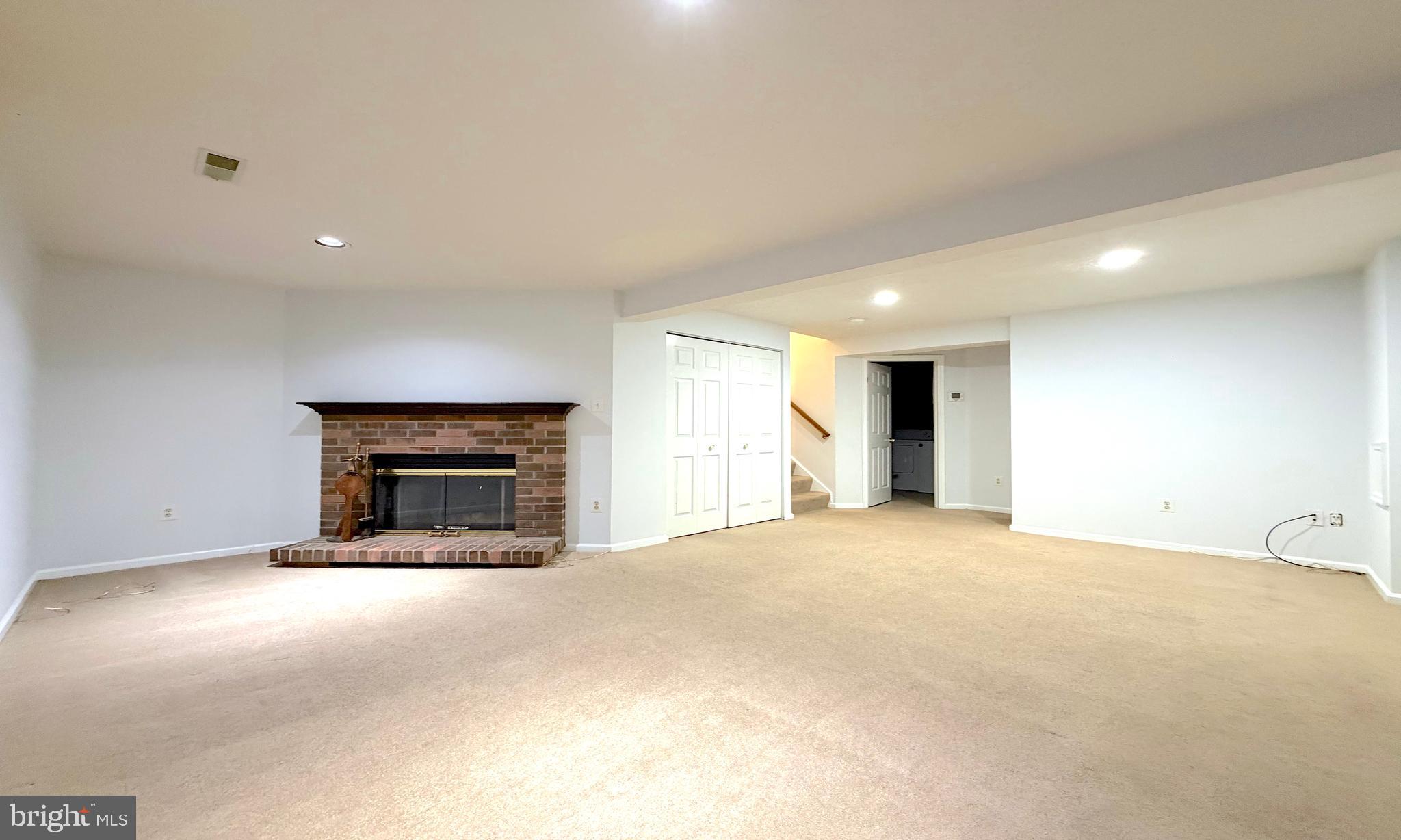 GUNNERS LAKE VILLAGE - Residential