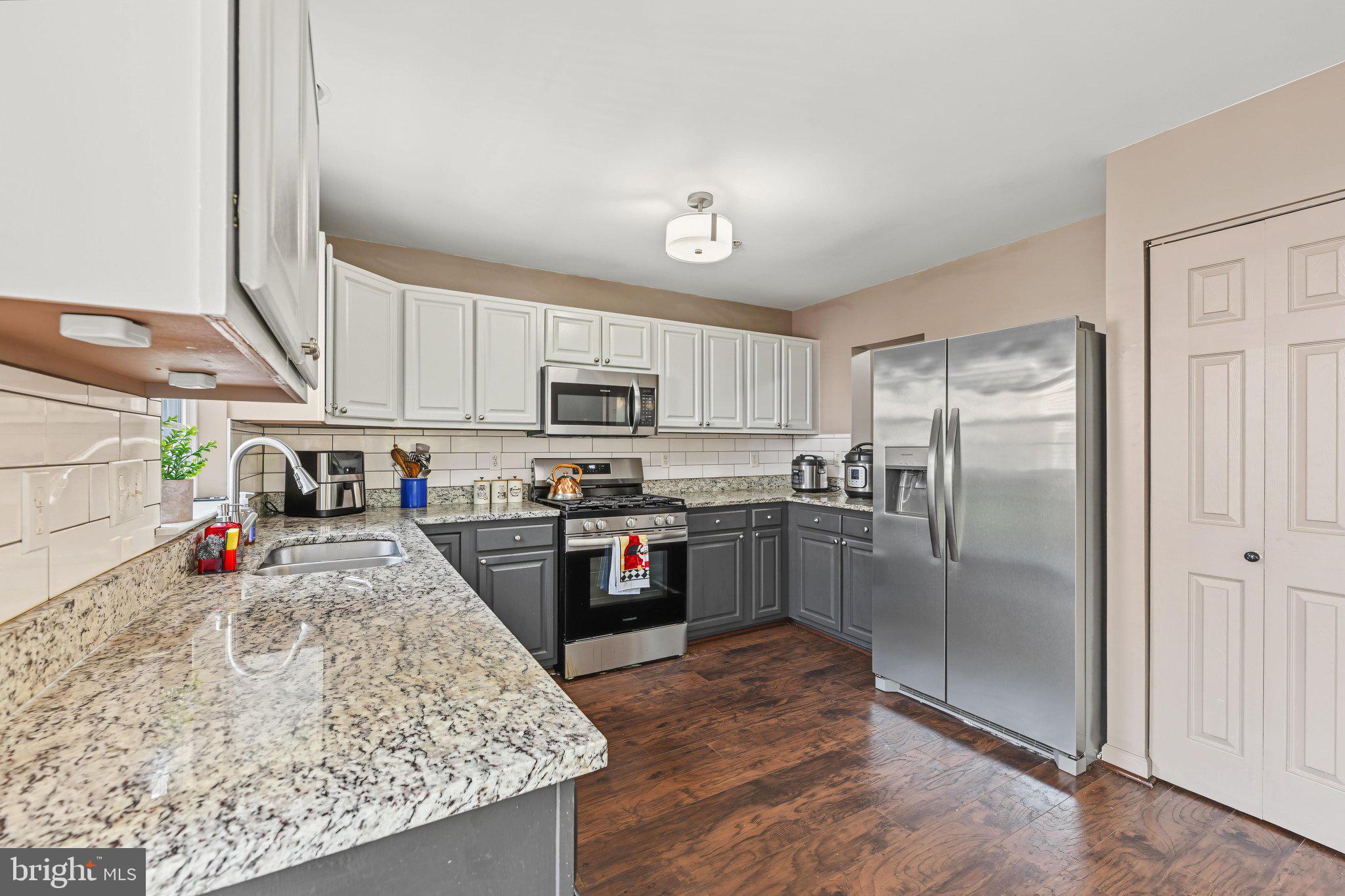 9847 BON HAVEN LANE