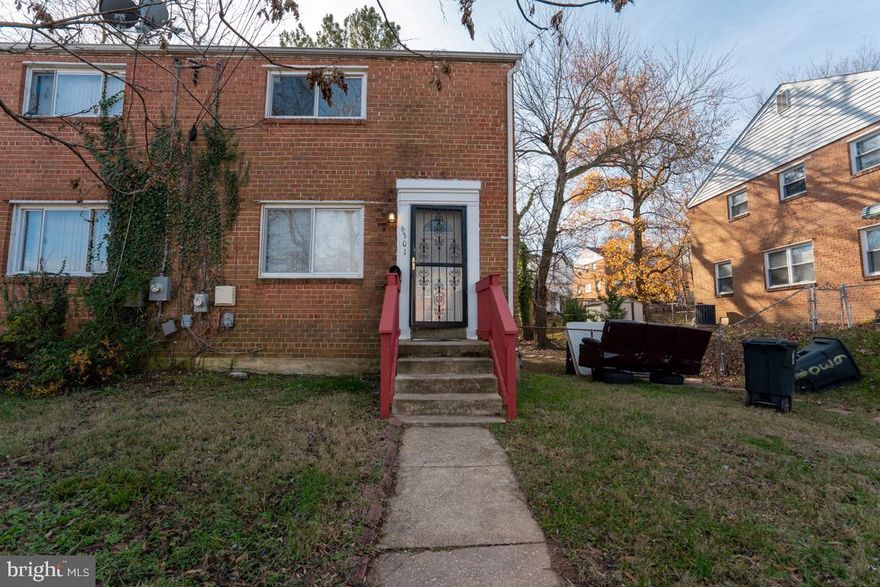 Handy homeowner special, this home is in the up and coming revitalized area of Riverdale and will benefit from a equity standpoint from the new purple line coming soon.  This home has great bones and ready for a crafty homeowner that see beyond current circumstances.  This home offers 4 bedrooms and 2 full baths, hardwood floors and recently painted with a nice sized yard.  Another great benefit is this community doesn't have any HOA fees and is priced to sell.  Seller is motivated to sell. This deal is great for first time homeowners along with savoy homeowners that are looking to gain equity that are willing to add a little TLC.