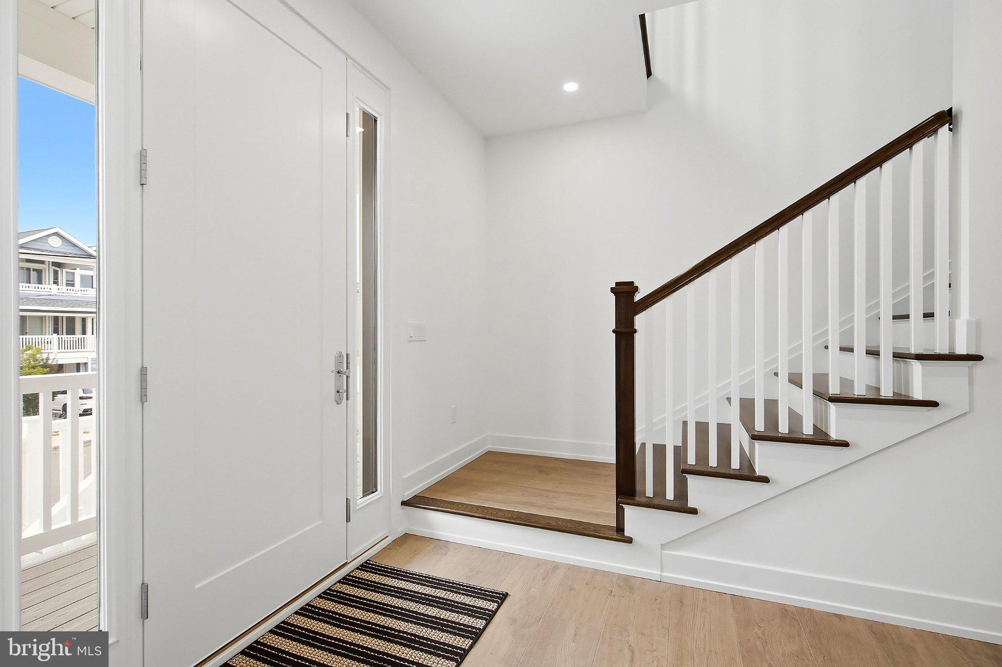 2 E 15TH STREET