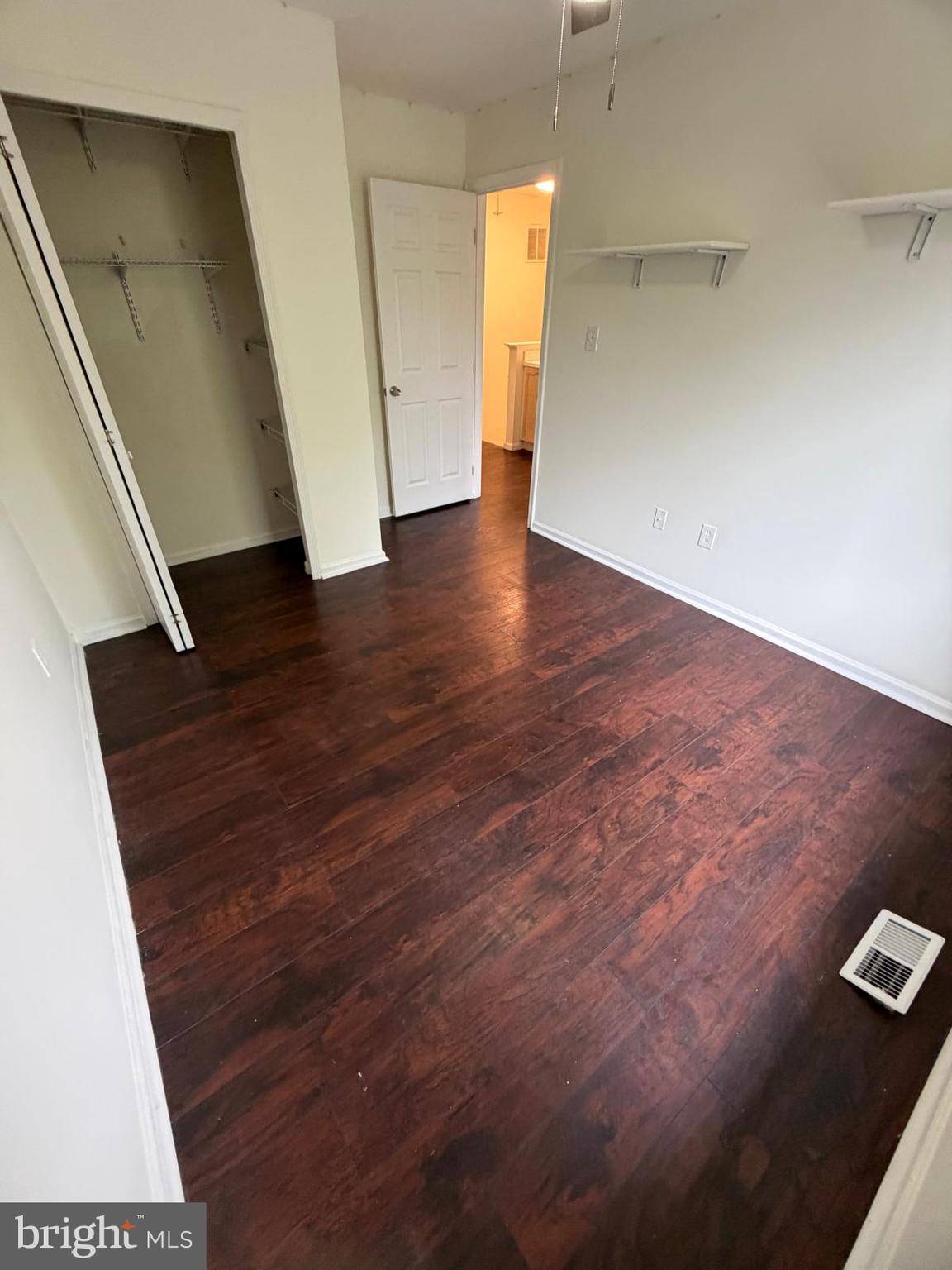 LEESBURG - Residential