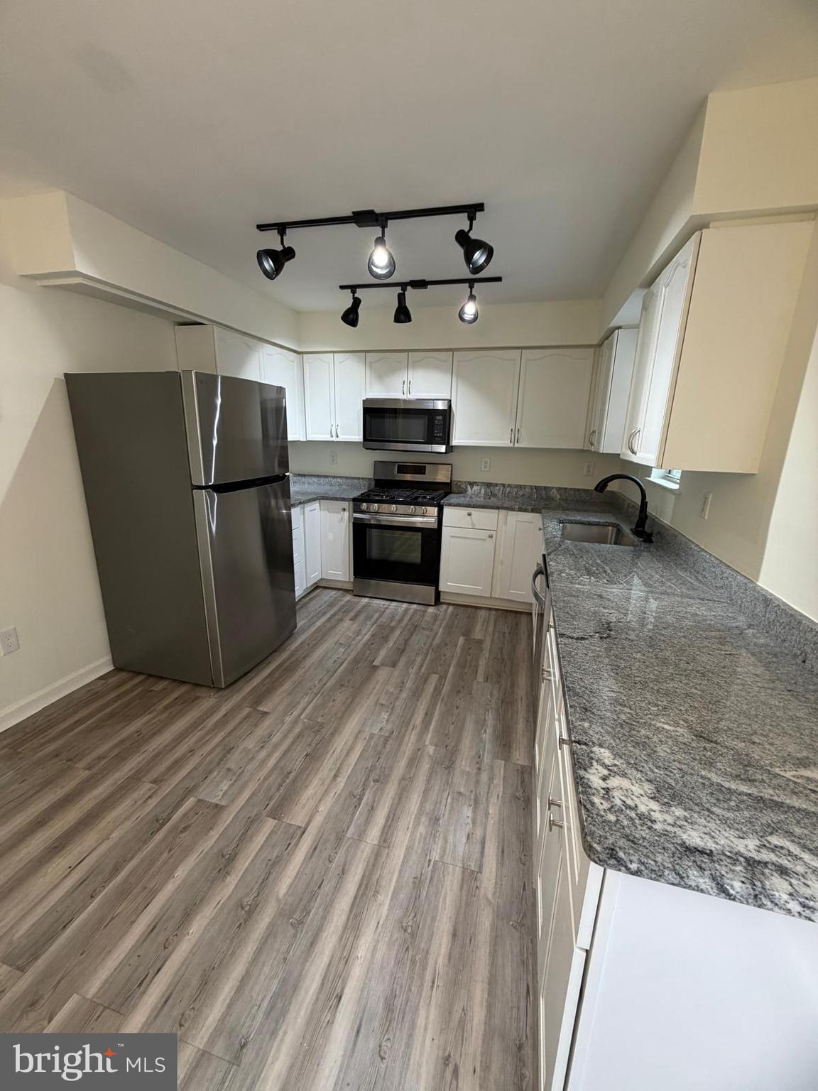 LEESBURG - Residential