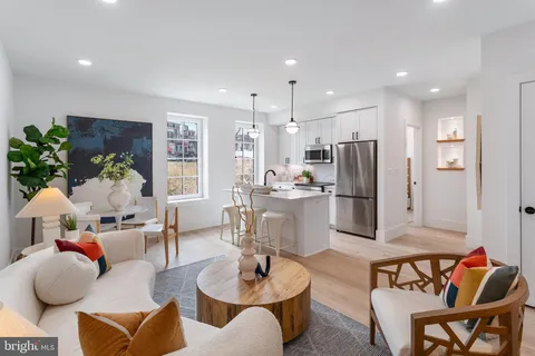 MLS: DCDC2186030
