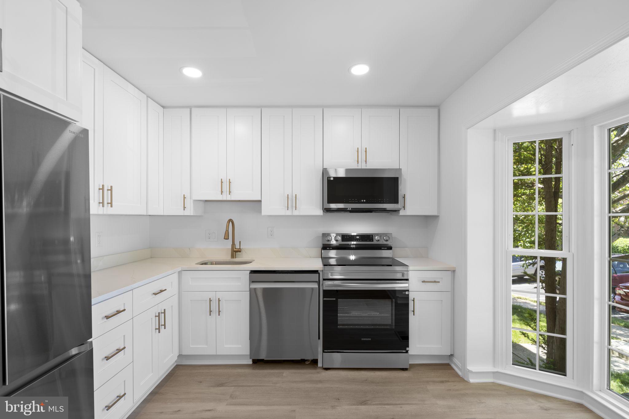 PINECREST HEIGHTS - Residential