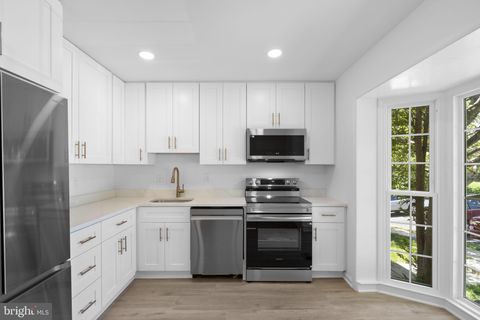 Tiny photo for 4543 Pinecrest Heights Drive, ANNANDALE, VA 22003 (MLS # VAFX2310528)