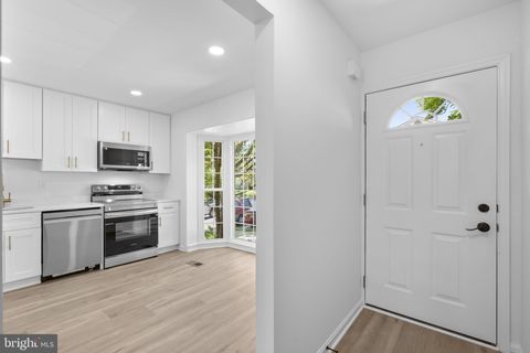 Tiny photo for 4543 Pinecrest Heights Drive, ANNANDALE, VA 22003 (MLS # VAFX2310528)
