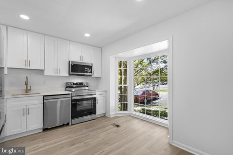 Tiny photo for 4543 Pinecrest Heights Drive, ANNANDALE, VA 22003 (MLS # VAFX2310528)