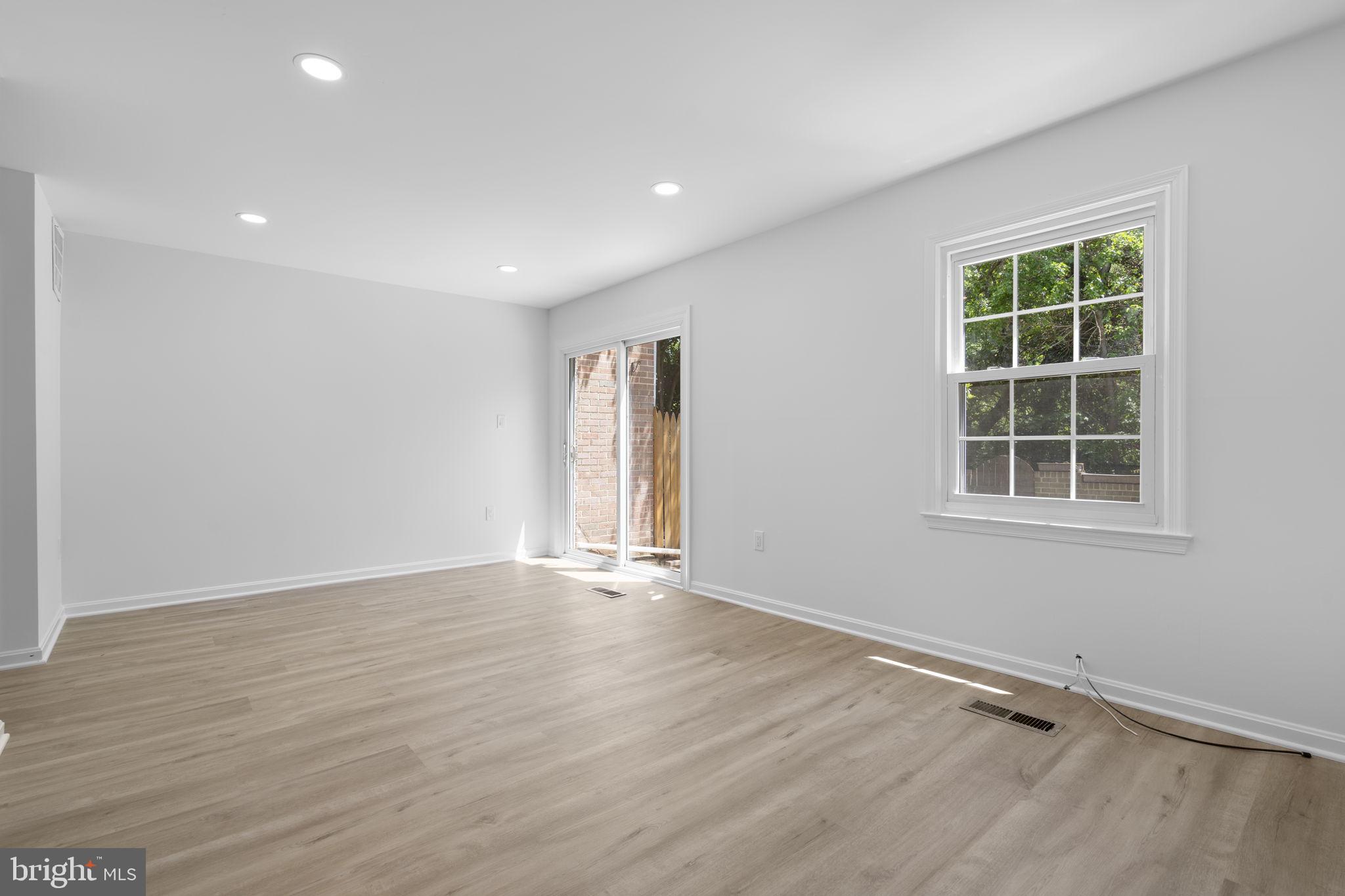 PINECREST HEIGHTS - Residential