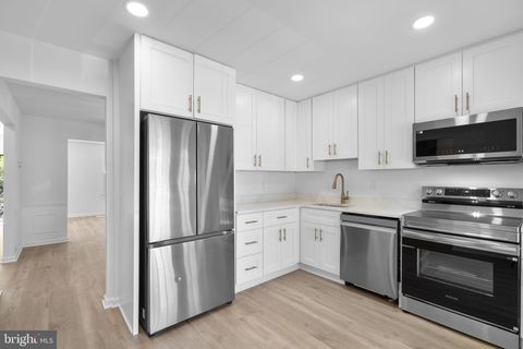 Tiny photo for 4543 Pinecrest Heights Drive, ANNANDALE, VA 22003 (MLS # VAFX2310528)