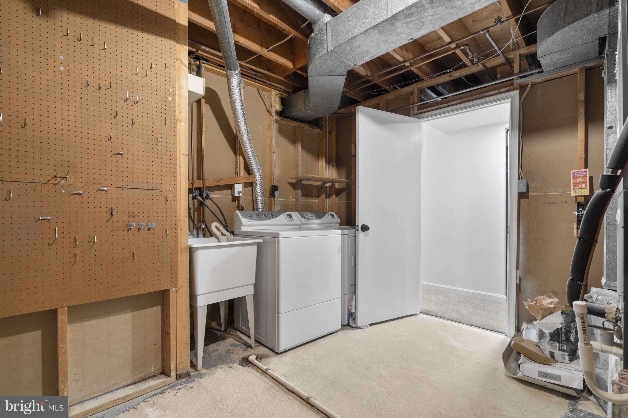 PINECREST HEIGHTS - Residential