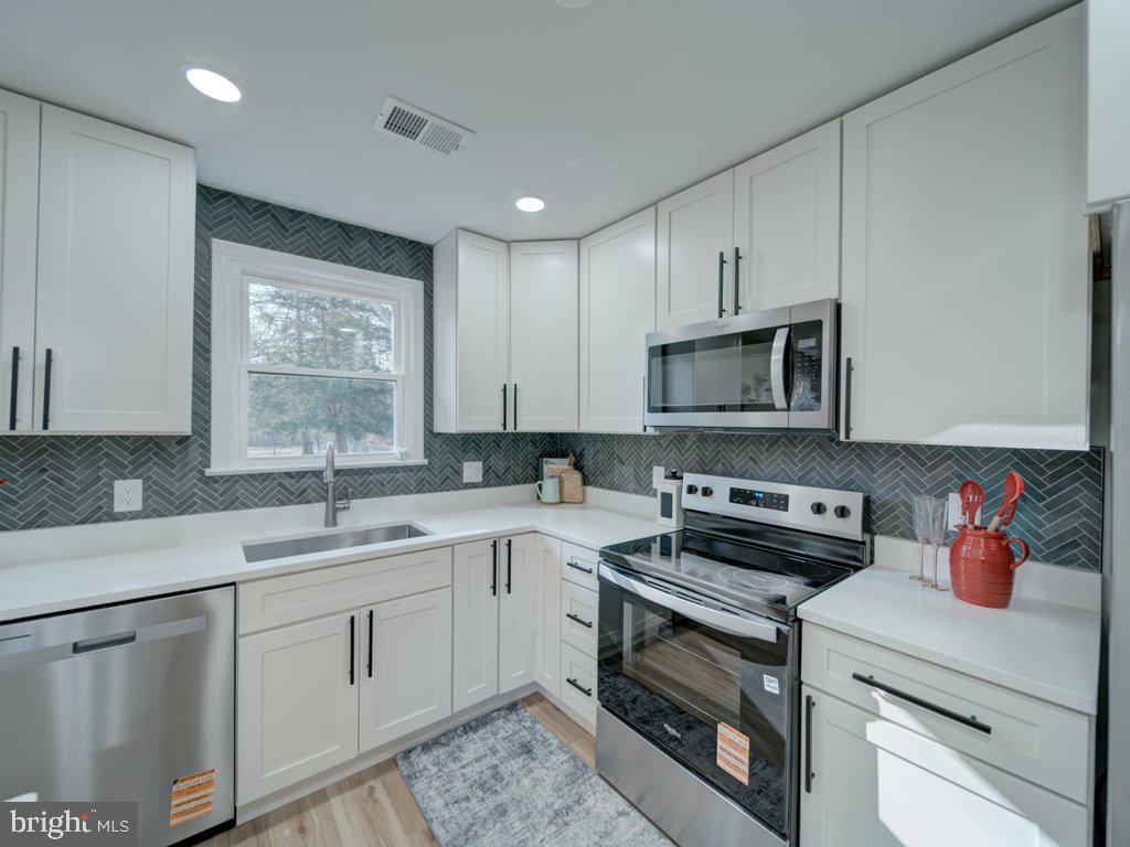 WARREN J WILLETT'S SUB - Residential