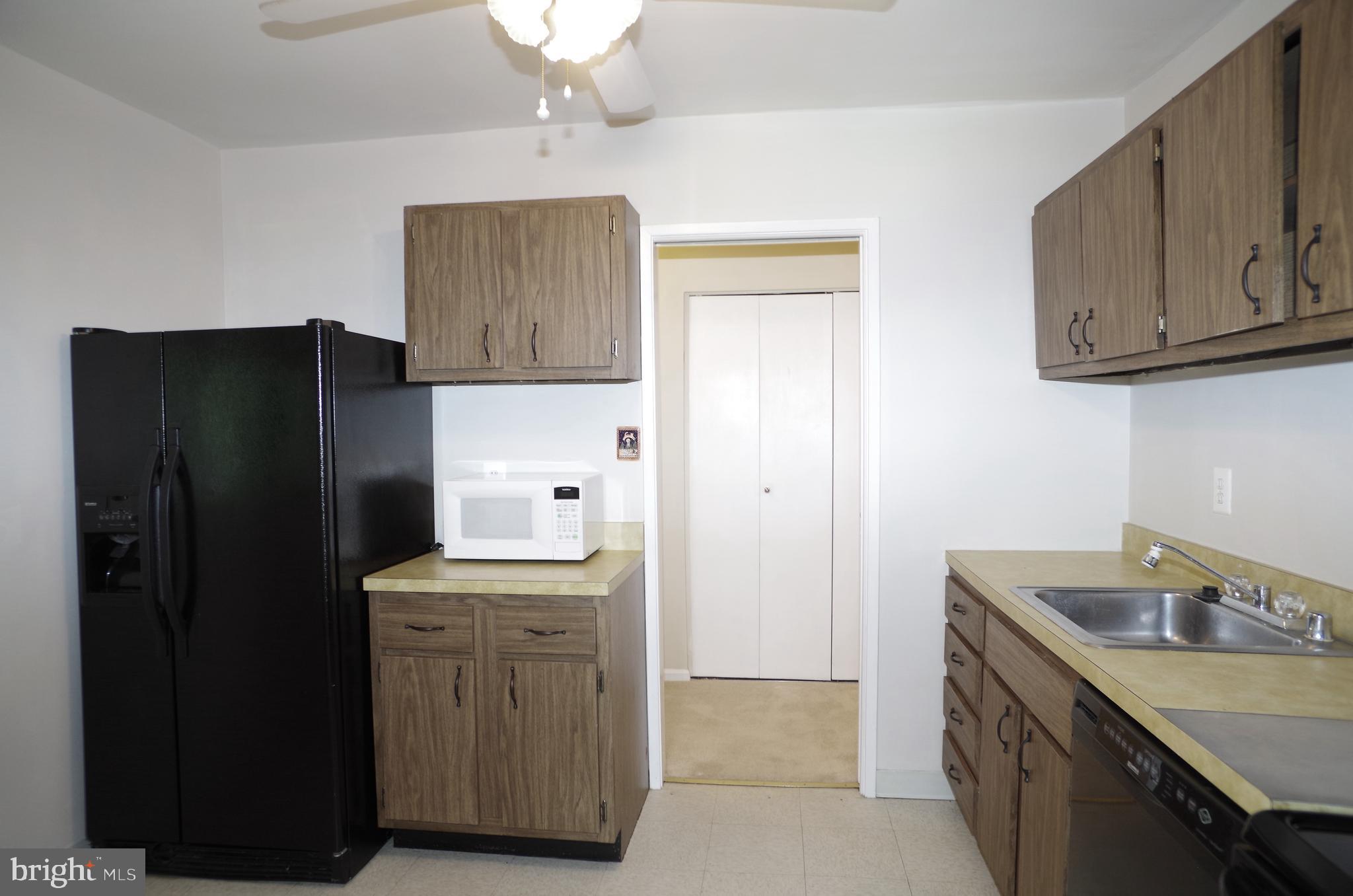 HAWTHORNE VILLAGE - Residential Lease