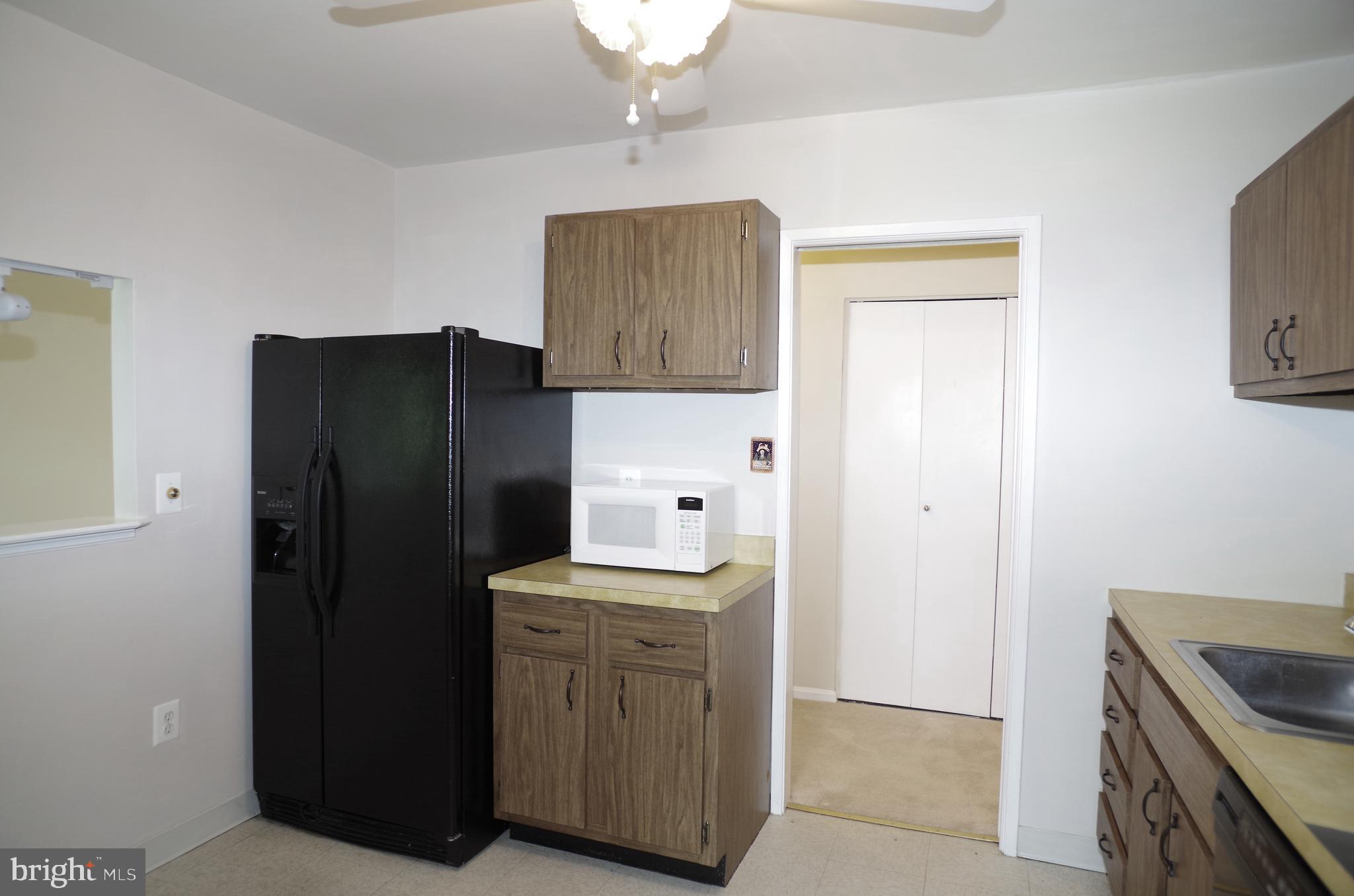 HAWTHORNE VILLAGE - Residential Lease