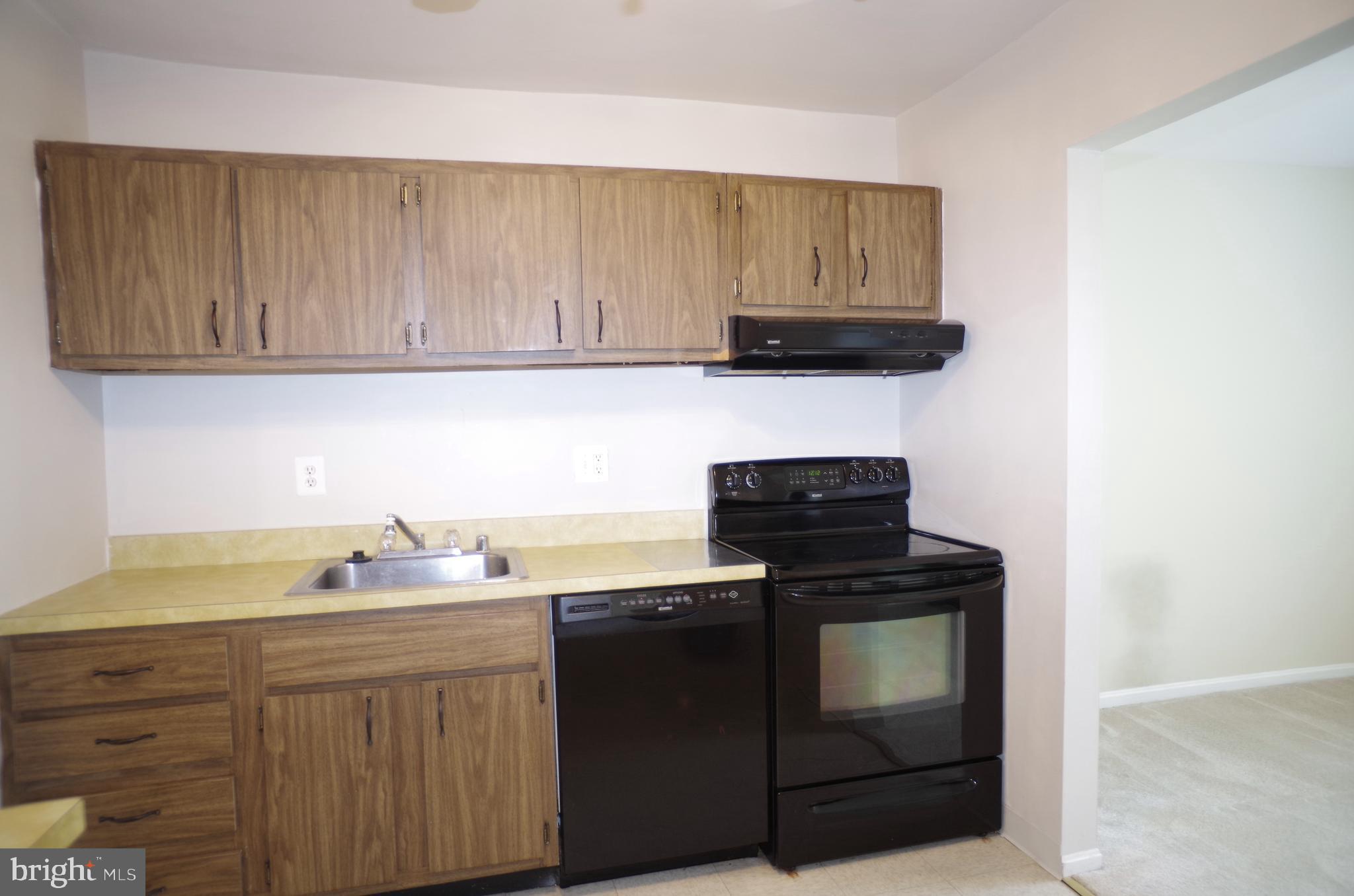 HAWTHORNE VILLAGE - Residential Lease