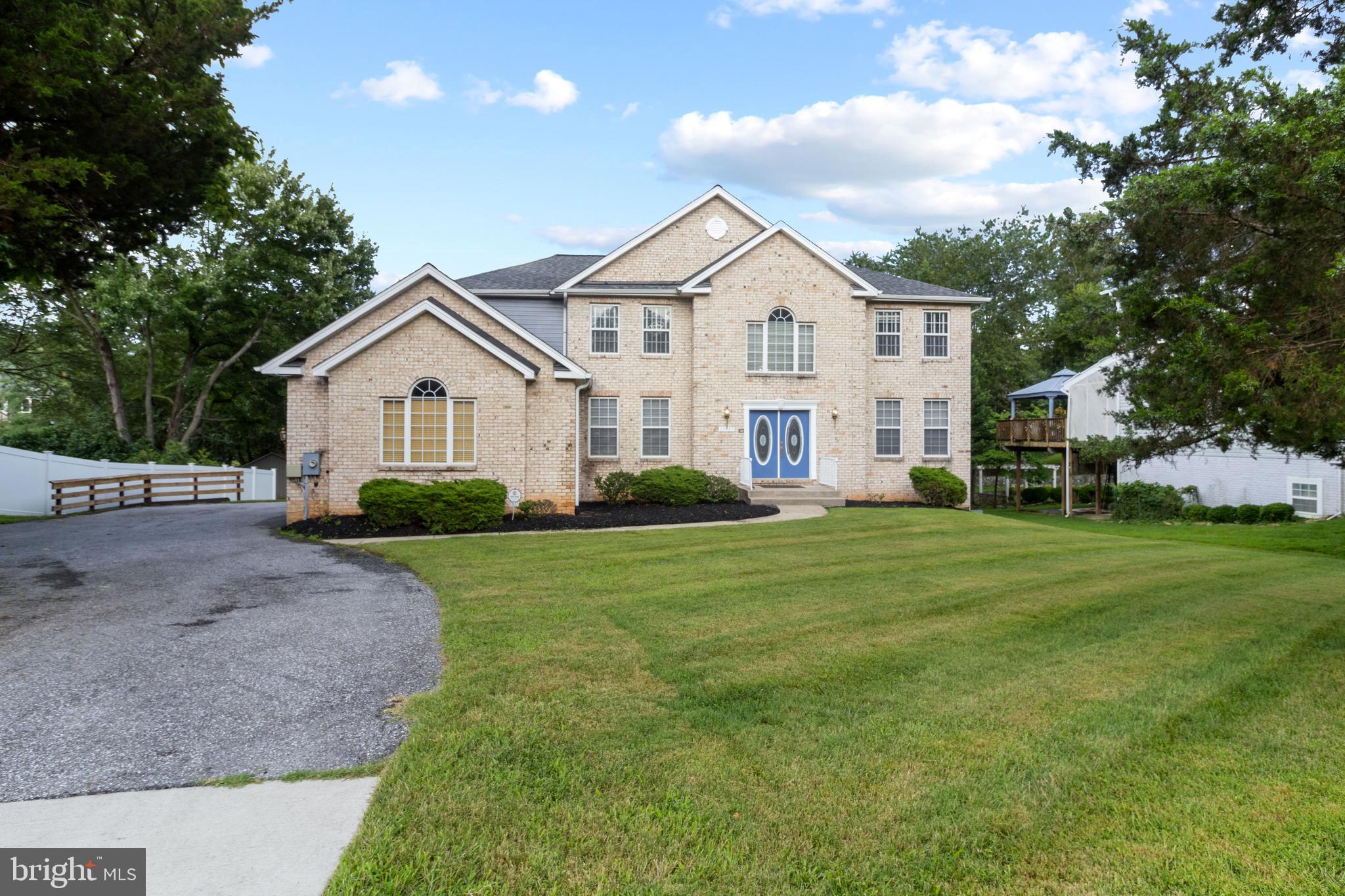 LAYHILL VIEW - Residential