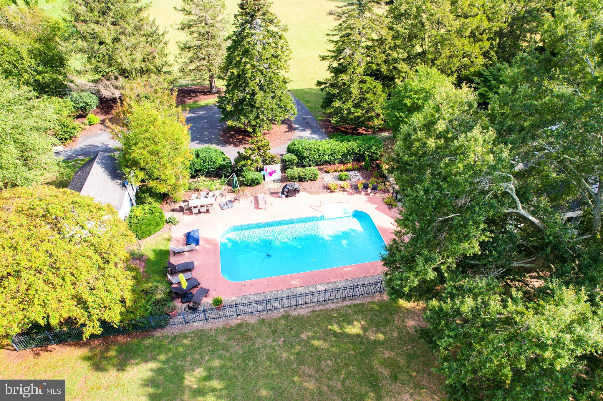 24800 PEALIQUOR ROAD