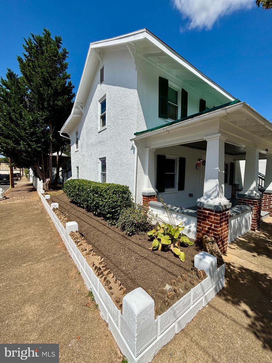 CHARLES TOWN - Residential Lease