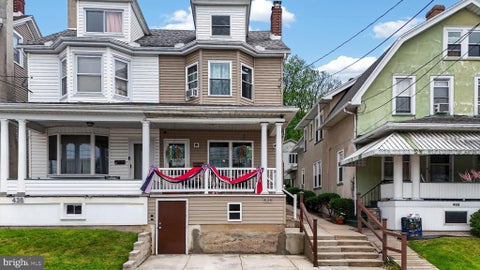 Townhouse For Sale - 434 Arlington Street<br/> TAMAQUA, PA 18252