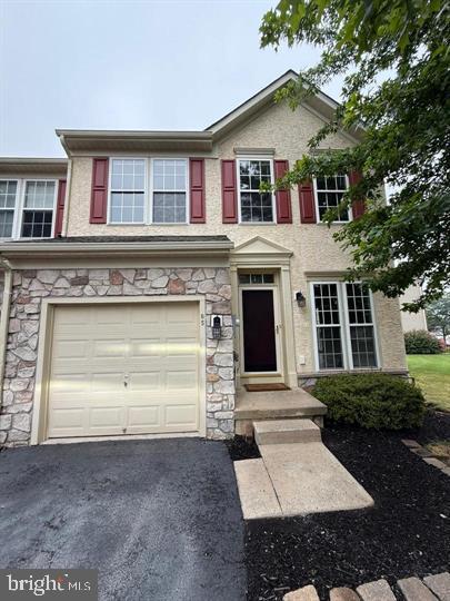 Townhouse For Rent - 85 N Savanna Drive<br/> Chester County, POTTSTOWN, PA 19465