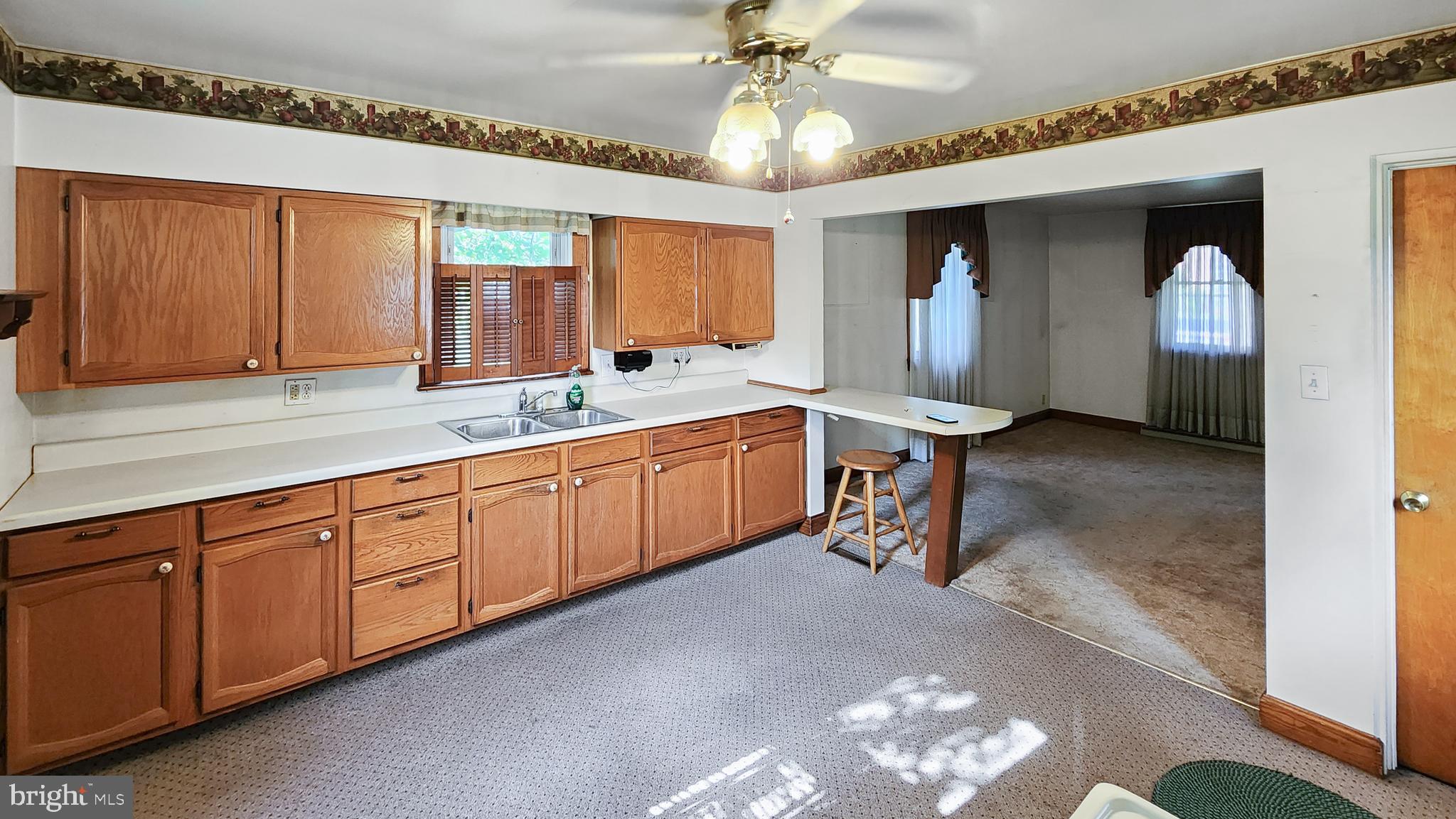 CRESAPTOWN - Residential