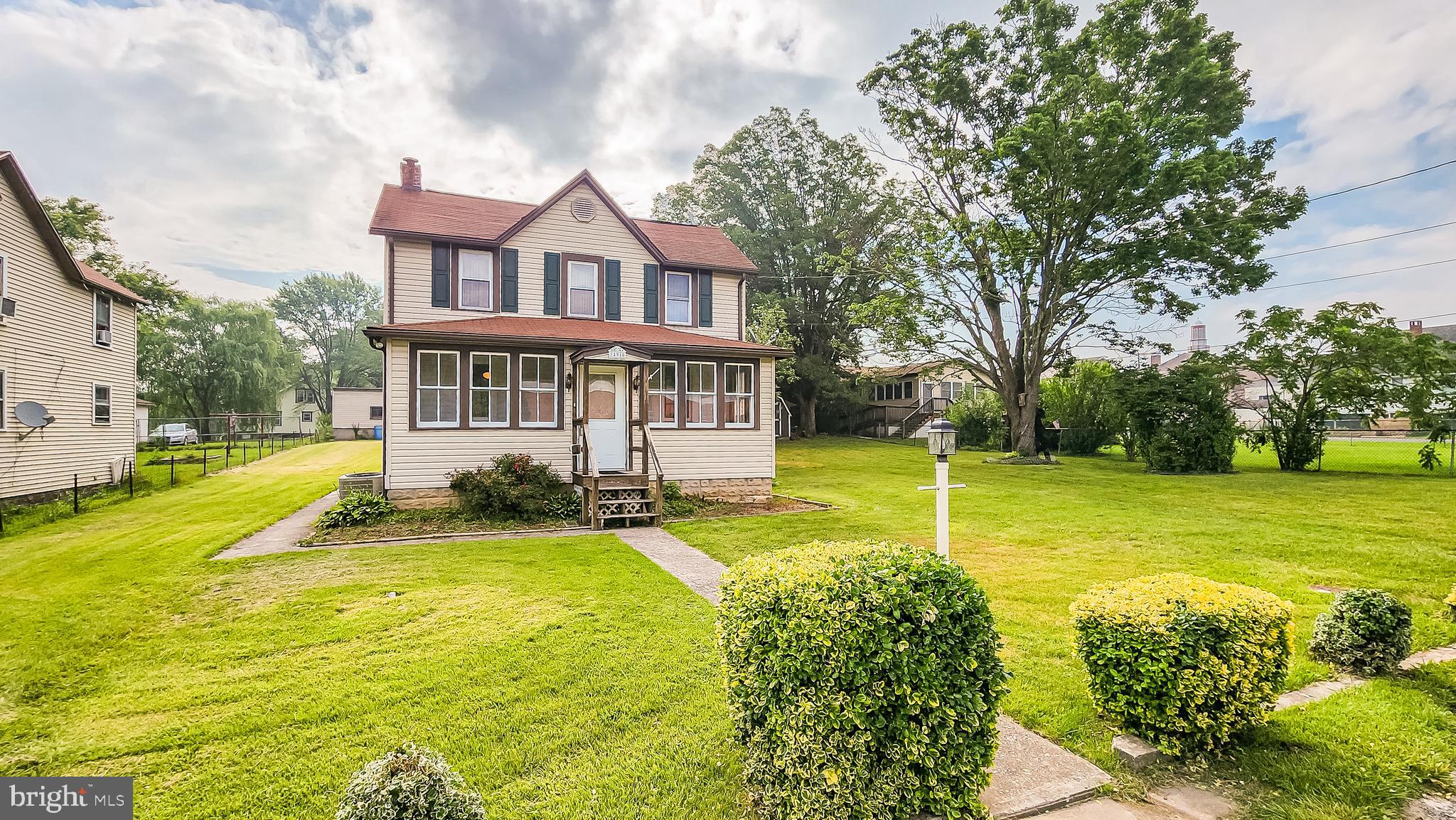 CRESAPTOWN - Residential