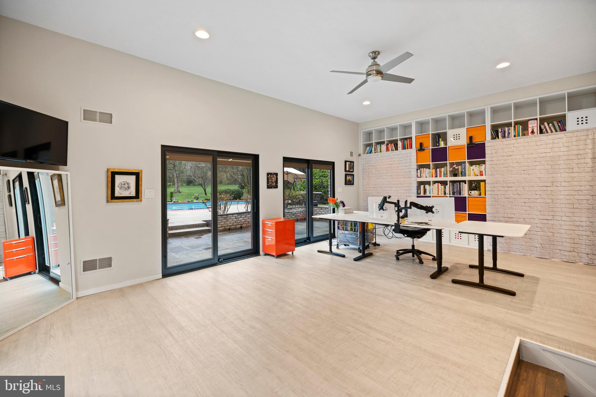 POTOMAC MANOR - Residential