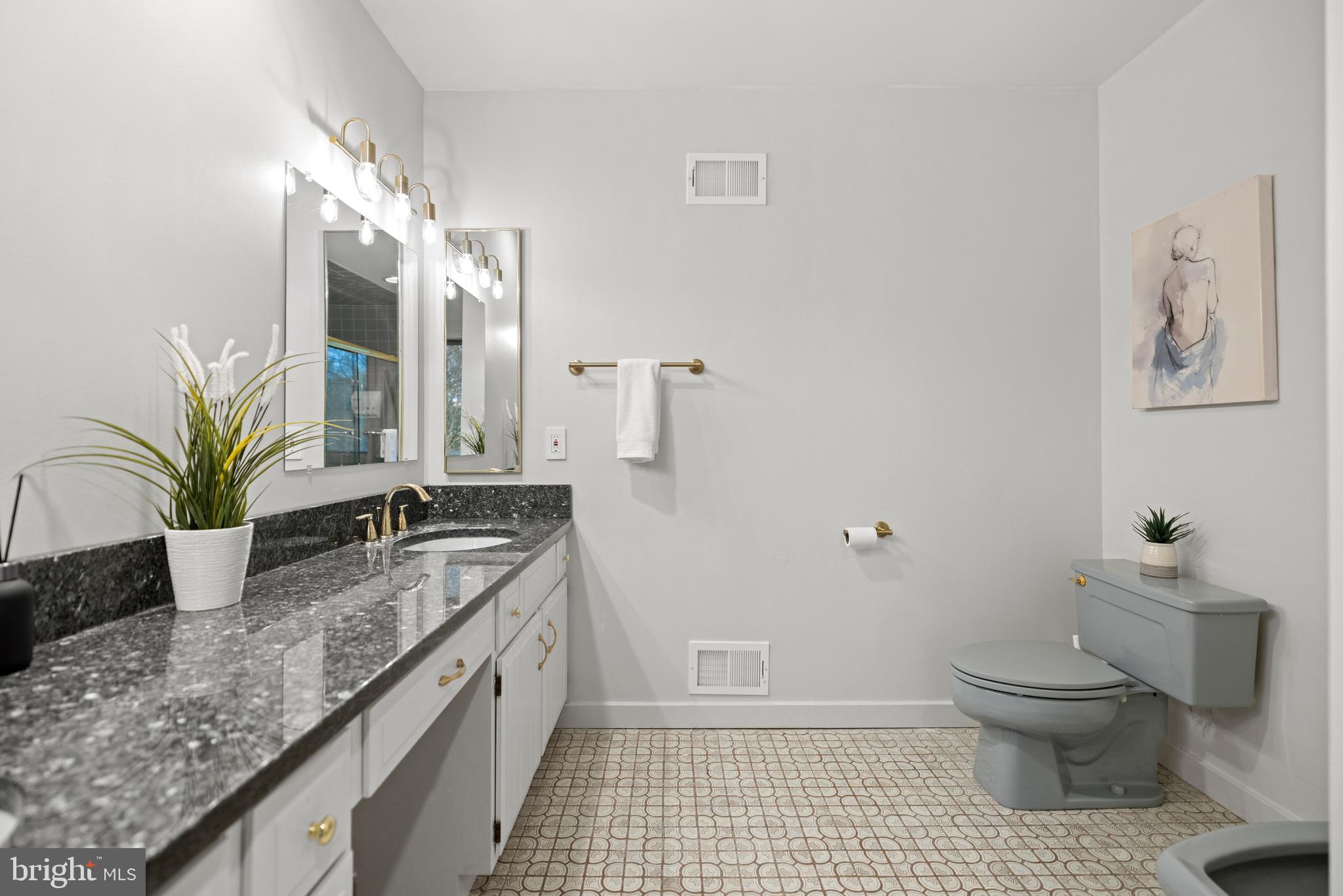 POTOMAC MANOR - Residential