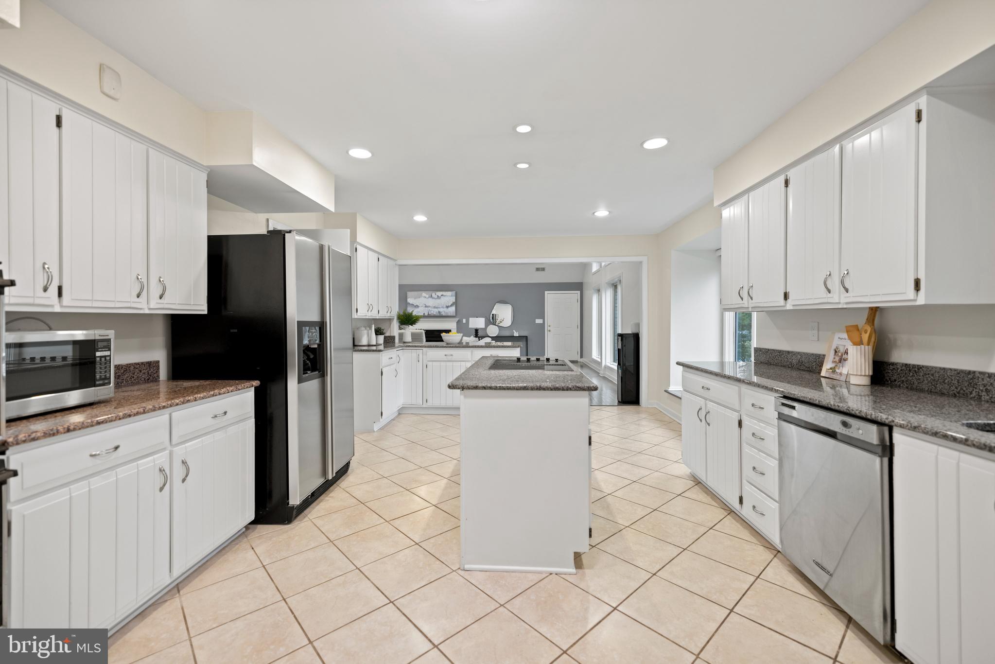 POTOMAC MANOR - Residential