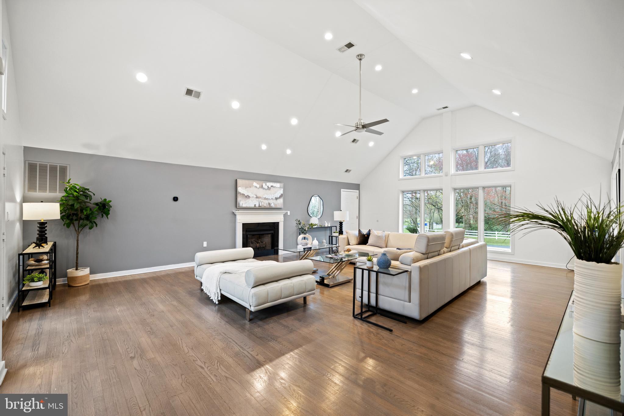 POTOMAC MANOR - Residential