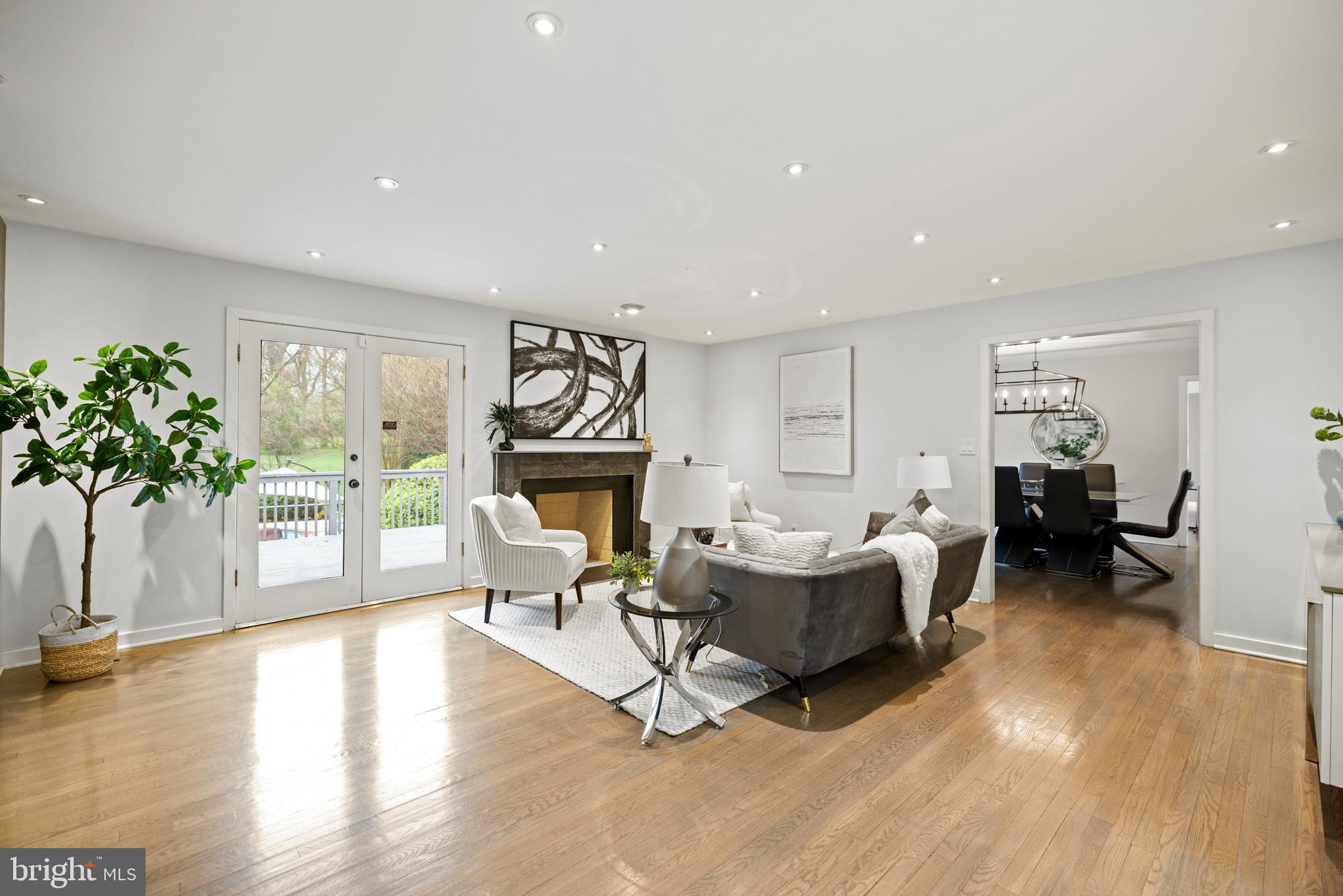 POTOMAC MANOR - Residential