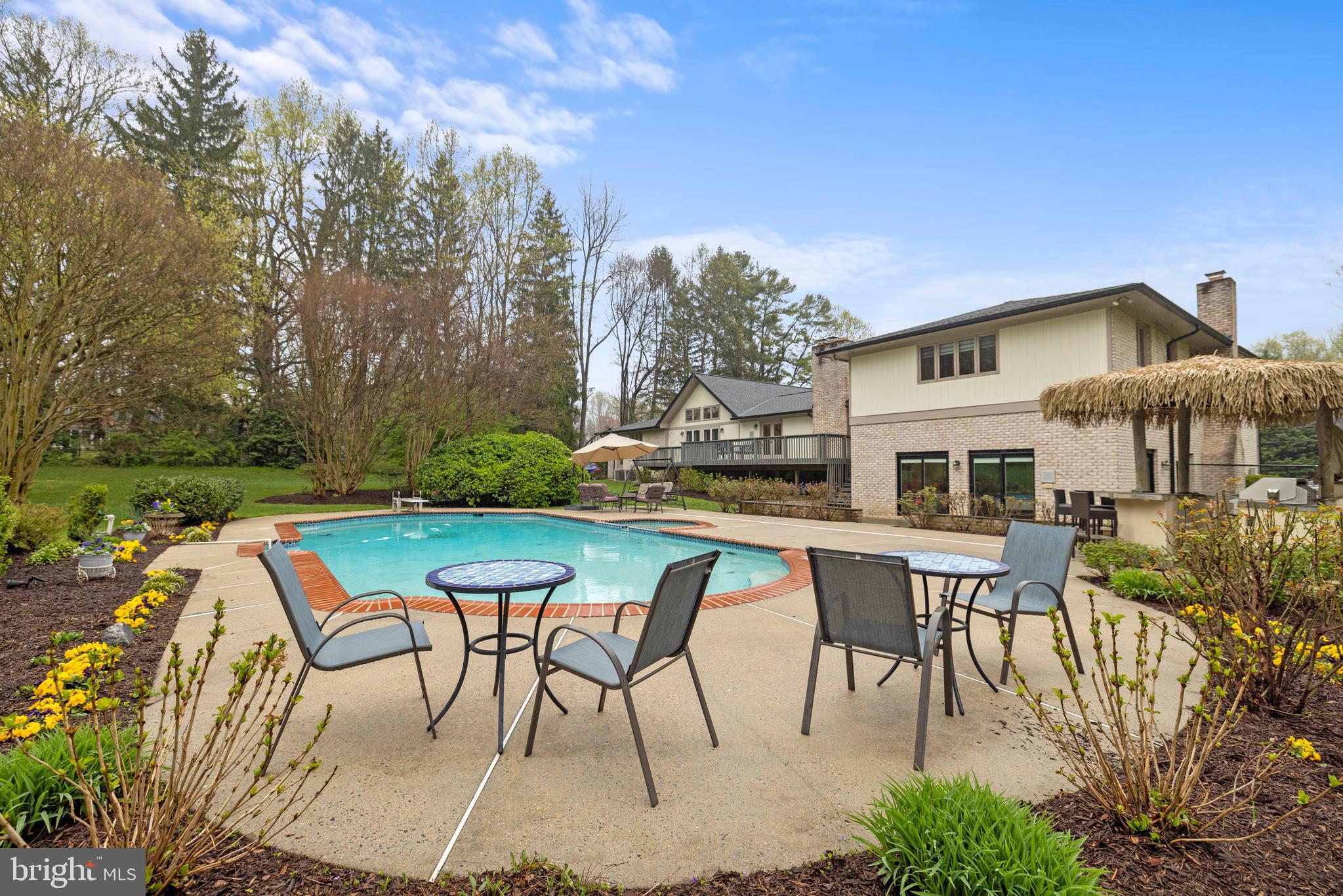 POTOMAC MANOR - Residential