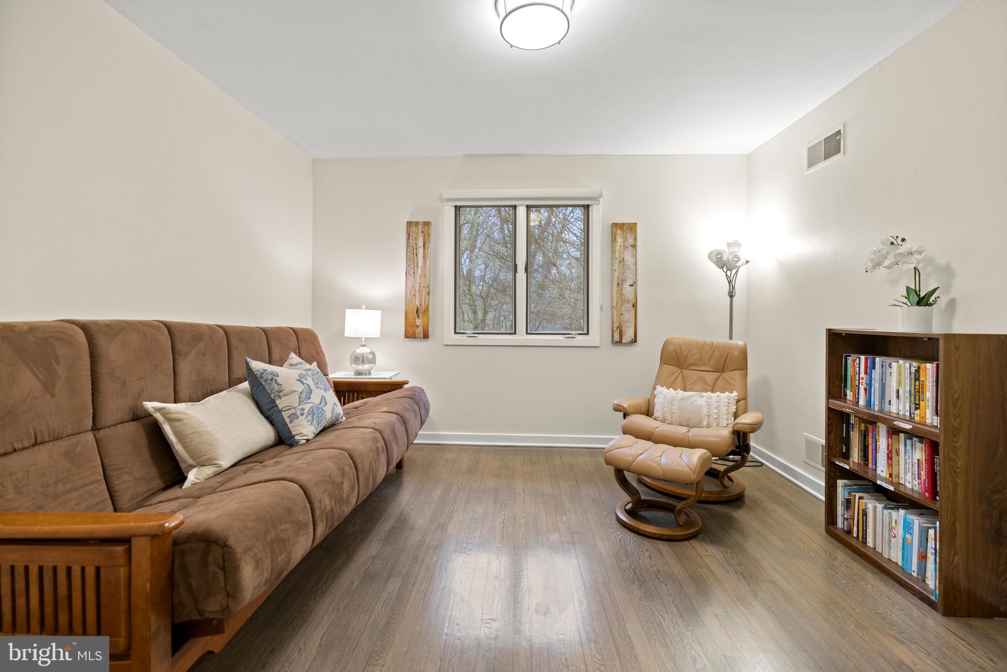 POTOMAC MANOR - Residential