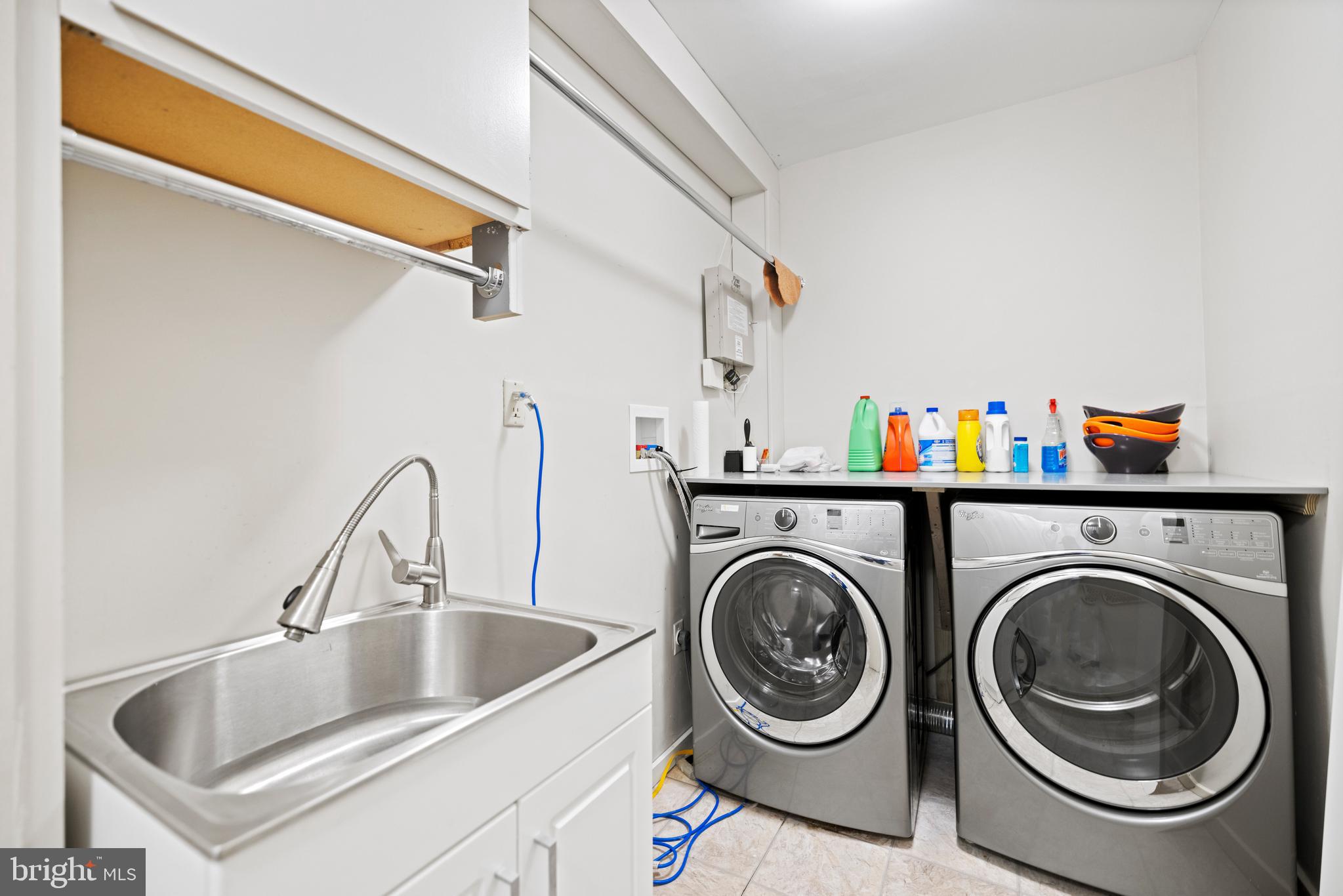 POTOMAC MANOR - Residential