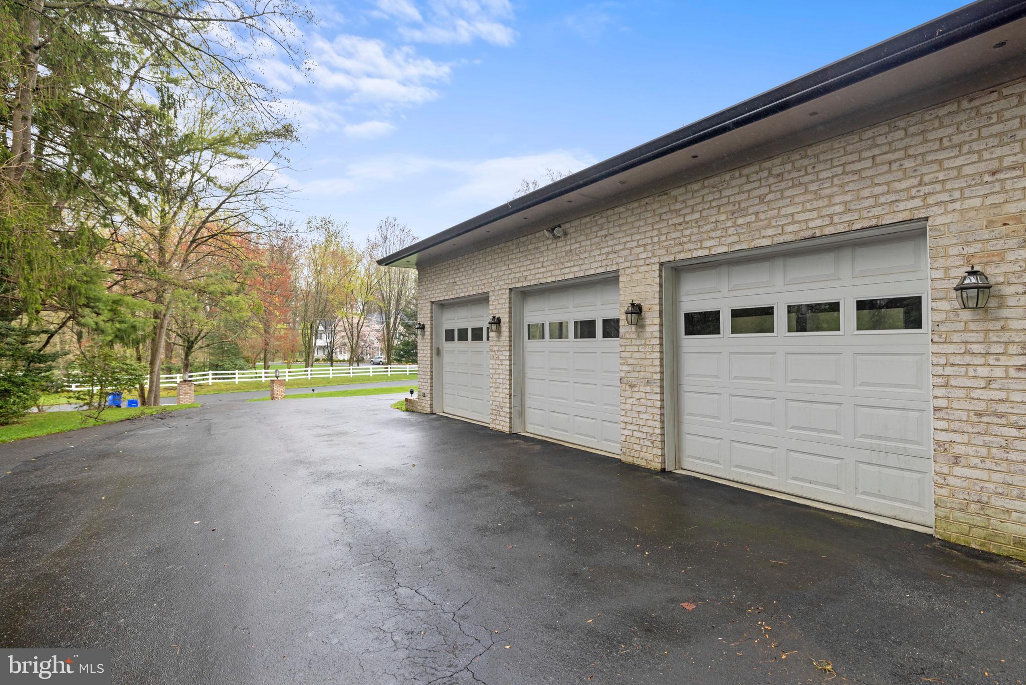 POTOMAC MANOR - Residential