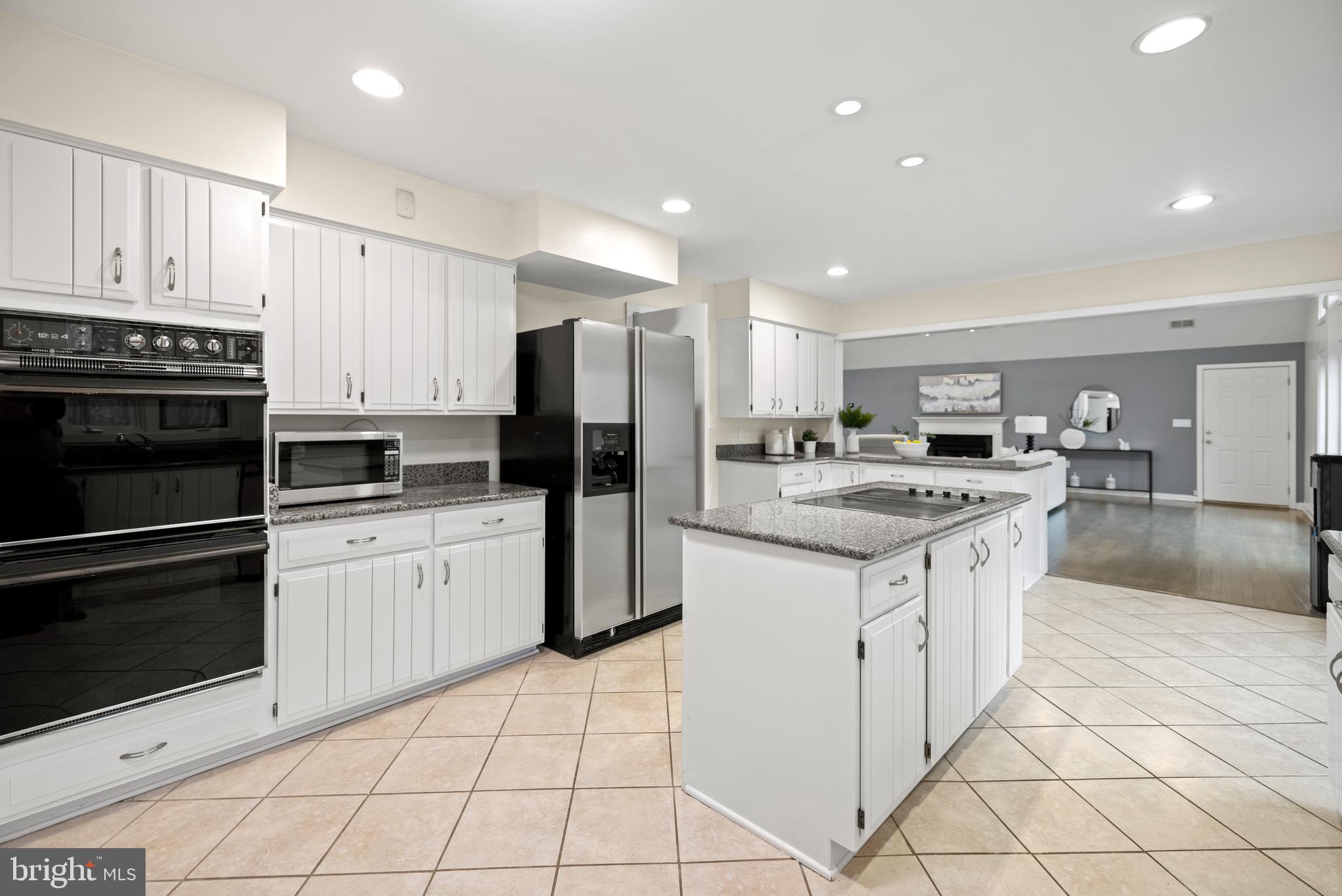 POTOMAC MANOR - Residential