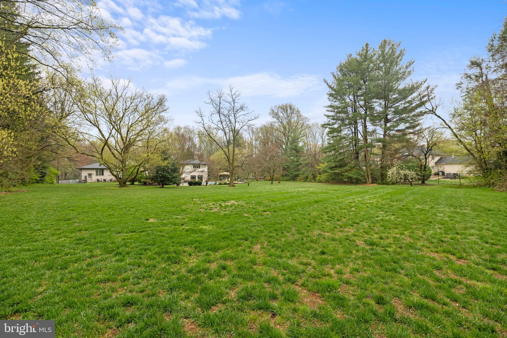 POTOMAC MANOR - Residential