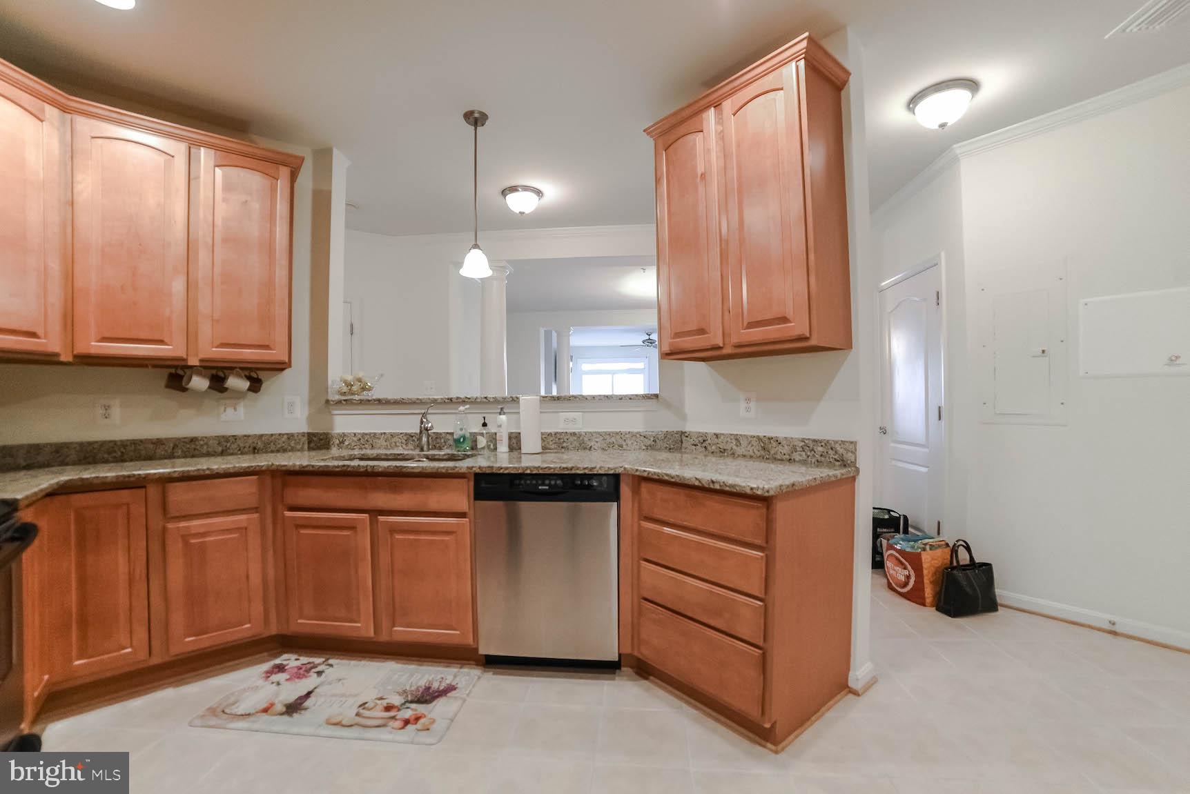 OYSTER BAY CONDOMINIUMS - Residential