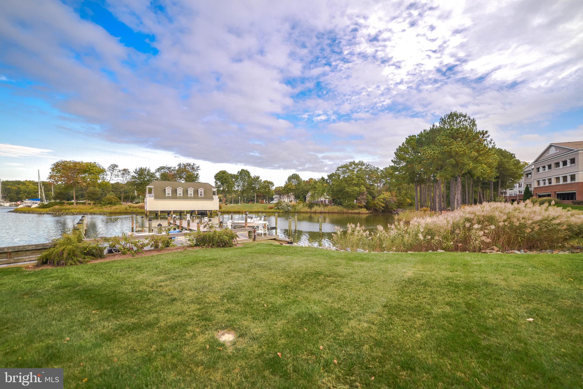 OYSTER BAY CONDOMINIUMS - Residential