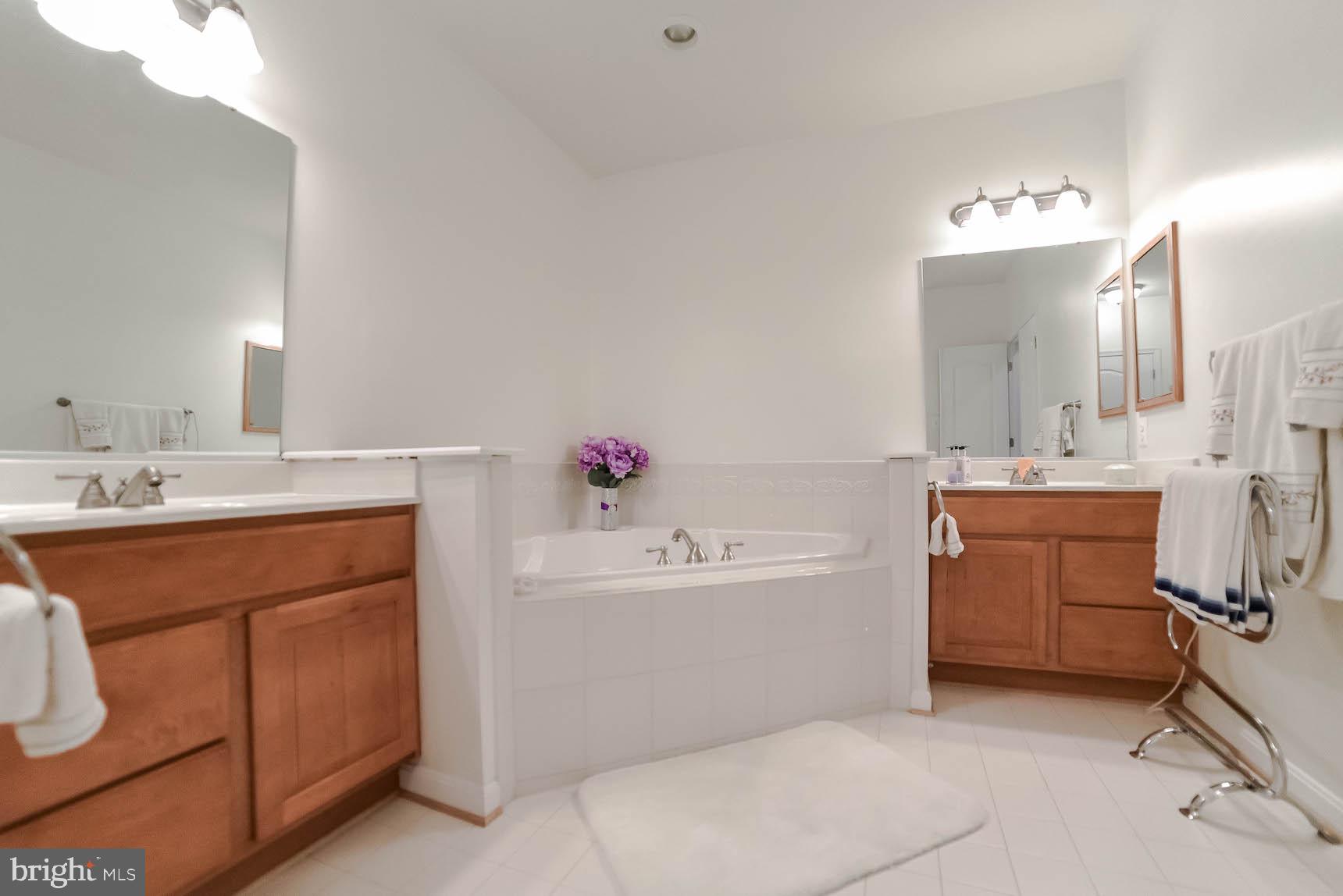 OYSTER BAY CONDOMINIUMS - Residential