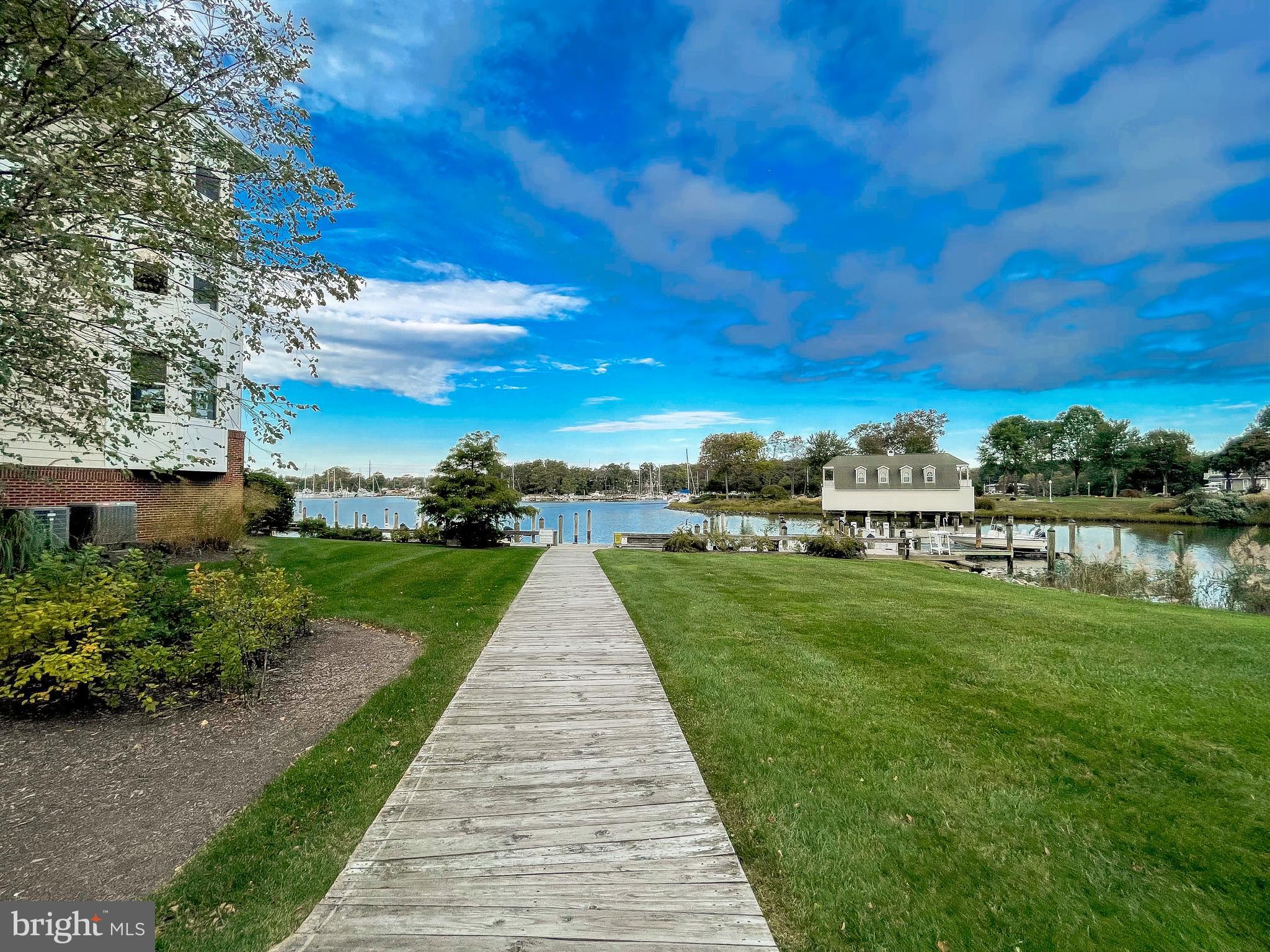 OYSTER BAY CONDOMINIUMS - Residential